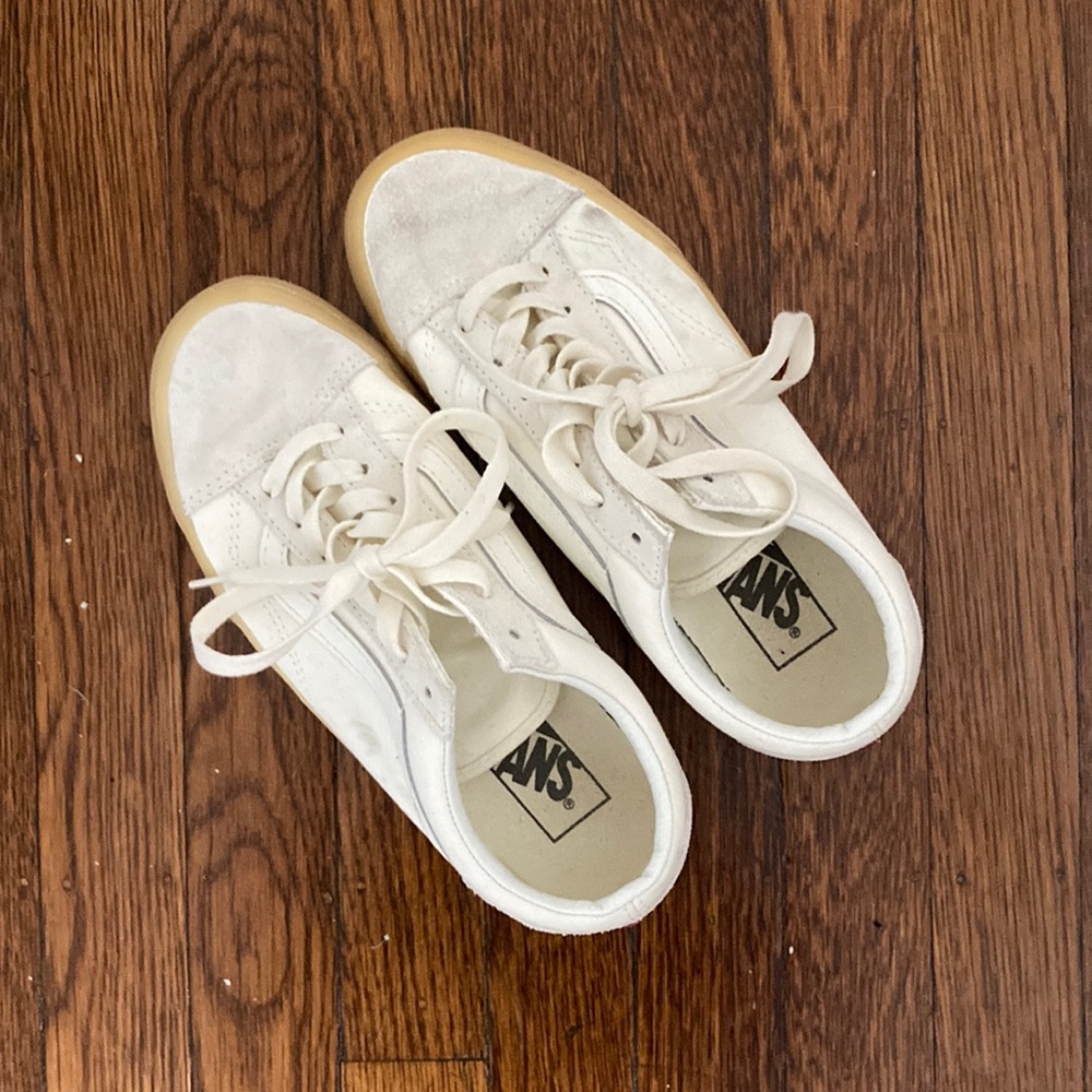 Vans Off White Old Skool Lace Up Sneakers!